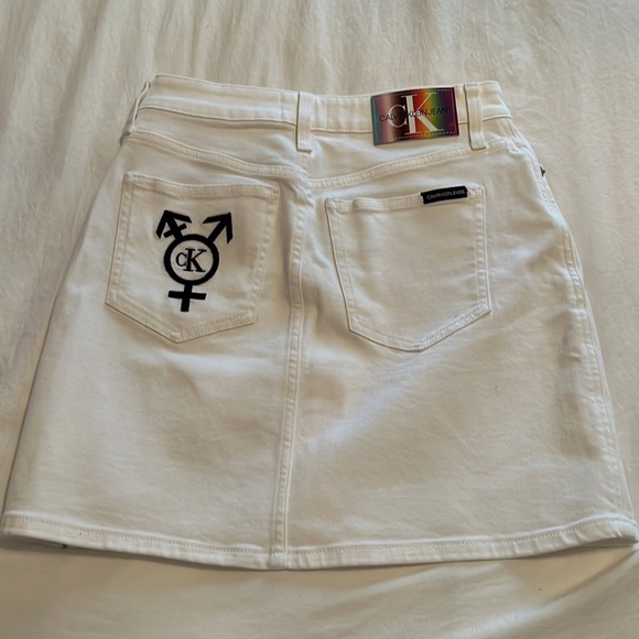 Used Calvin klein women’s skirts size W26 in white color - Picture 4 of 7